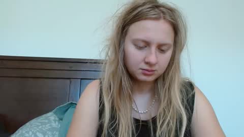 Snapshot of scartit chatting on February 25, 6:33 pm ScarTit Bernhard online show from February 25, 6:33 pm