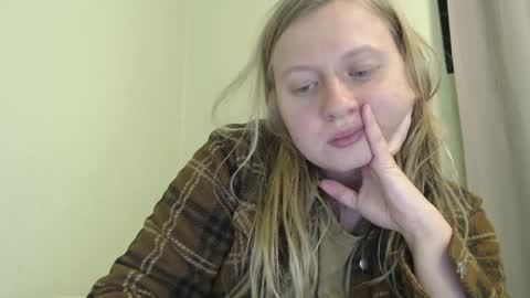 Snapshot of scartit chatting on September 11, 4:36 am ScarTit Bernhard online show from September 11, 4:36 am