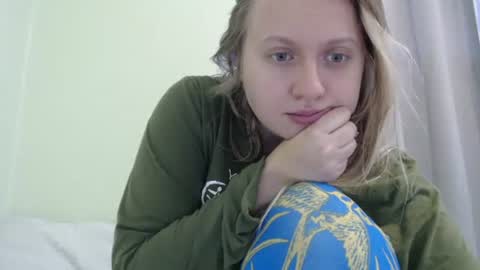 Snapshot of scartit chatting on October 18, 4:44 pm ScarTit Bernhard online show from October 18, 4:44 pm