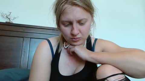 Snapshot of scartit chatting on February 22, 9:04 pm ScarTit Bernhard online show from February 22, 9:04 pm