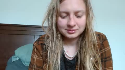 Snapshot of scartit chatting on March 5, 9:04 pm ScarTit Bernhard online show from March 5, 9:04 pm