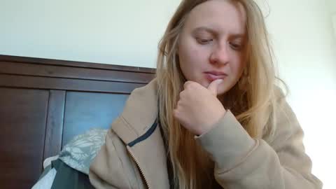 Snapshot of scartit chatting on March 8, 4:39 pm ScarTit Bernhard online show from March 8, 4:39 pm