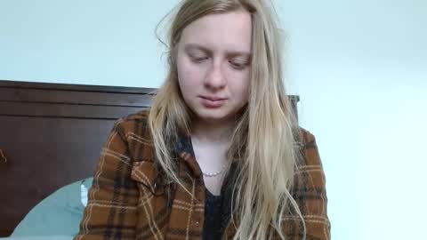 Snapshot of scartit chatting on March 5, 4:46 pm ScarTit Bernhard online show from March 5, 4:46 pm