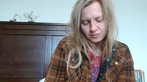 Snapshot of scartit chatting on February 13, 5:22 pm ScarTit Bernhard online show from February 13, 5:22 pm