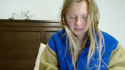 Snapshot of scartit chatting on February 17, 6:31 am ScarTit Bernhard online show from February 17, 6:31 am
