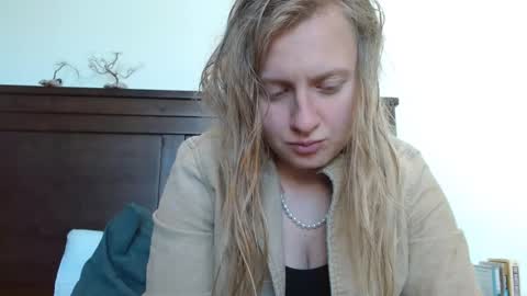 Snapshot of scartit chatting on February 19, 11:36 pm ScarTit Bernhard online show from February 19, 11:36 pm