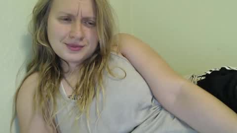 Snapshot of scartit chatting on September 28, 5:05 am ScarTit Bernhard online show from September 28, 5:05 am