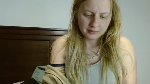 Snapshot of scartit chatting on March 3, 2:58 am ScarTit Bernhard online show from March 3, 2:58 am