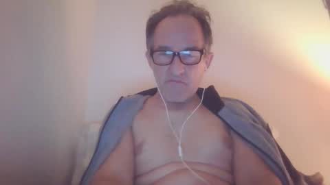 Snapshot of scotchwhieskie chatting on January 13, 11:27 pm scotchwhieskie online show from January 13, 11:27 pm