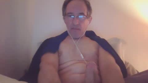 Snapshot of scotchwhieskie chatting on February 2, 12:30 am scotchwhieskie online show from February 2, 12:30 am