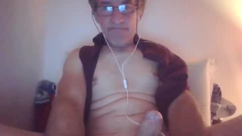 Snapshot of scotchwhieskie chatting on September 30, 10:42 pm scotchwhieskie online show from September 30, 10:42 pm