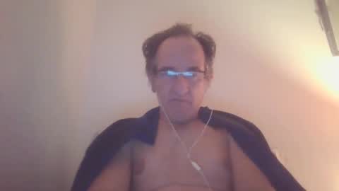 Snapshot of scotchwhieskie chatting on December 1, 11:07 pm scotchwhieskie online show from December 1, 11:07 pm