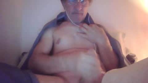 Snapshot of scotchwhieskie chatting on October 17, 10:47 pm scotchwhieskie online show from October 17, 10:47 pm