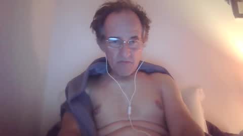 Snapshot of scotchwhieskie chatting on October 19, 10:58 pm scotchwhieskie online show from October 19, 10:58 pm