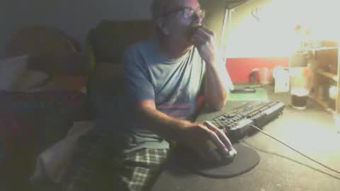 scotsman_62 online show from May 12, 5:27 am