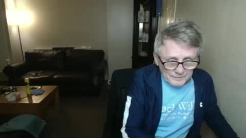 Snapshot of scottsman214 chatting on September 22, 8:13 pm James online show from September 22, 8:13 pm