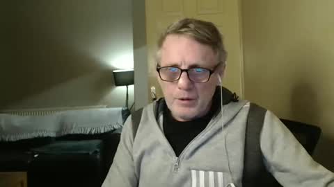 Snapshot of scottsman214 chatting on February 17, 9:00 pm James online show from February 17, 9:00 pm