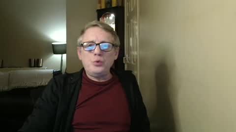 Snapshot of scottsman214 chatting on February 26, 10:04 pm James online show from February 26, 10:04 pm