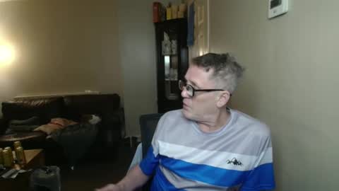 Snapshot of scottsman214 chatting on September 28, 8:40 pm James online show from September 28, 8:40 pm