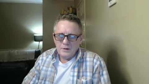 Snapshot of scottsman214 chatting on December 31, 6:24 pm James online show from December 31, 6:24 pm