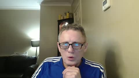 Snapshot of scottsman214 chatting on December 21, 9:36 pm James online show from December 21, 9:36 pm