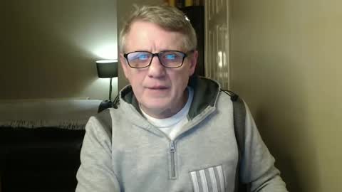 Snapshot of scottsman214 chatting on February 21, 6:59 pm James online show from February 21, 6:59 pm
