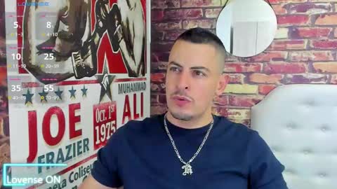 Snapshot of scotty_music chatting on September 26, 1:57 am Ricardo online show from September 26, 1:57 am