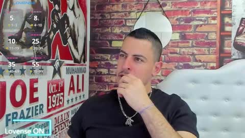 Snapshot of scotty_music chatting on October 1, 11:36 pm Ricardo online show from October 1, 11:36 pm