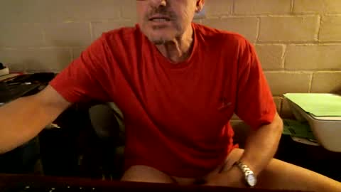 Snapshot of sdh69 chatting on September 18, 11:42 pm eating pussy sucking dick online show from September 18, 11:42 pm