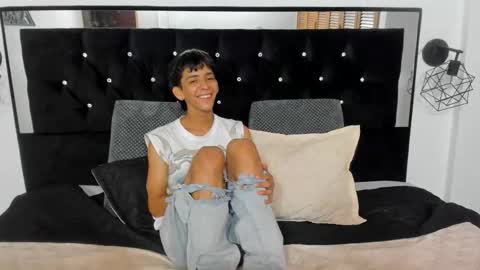 Snapshot of sebas_cat chatting on October 15, 1:31 am Sebastian Alvarez online show from October 15, 1:31 am