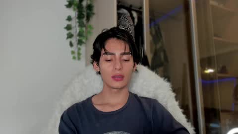 sebastian online show from March 8, 2:01 am