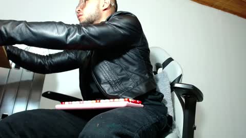 Sebastian online show from April 6, 4:46 am