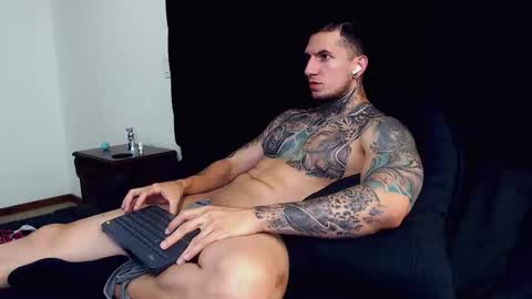 Snapshot of sebastian_muss chatting on October 2, 12:20 am Sebastian online show from October 2, 12:20 am