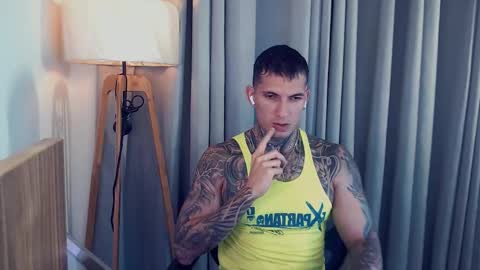 Snapshot of sebastian_muss chatting on September 19, 11:51 pm Sebastian online show from September 19, 11:51 pm