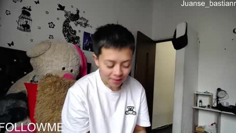 Snapshot of sebastian_posse chatting on March 2, 3:27 pm Myystiic online show from March 2, 3:27 pm