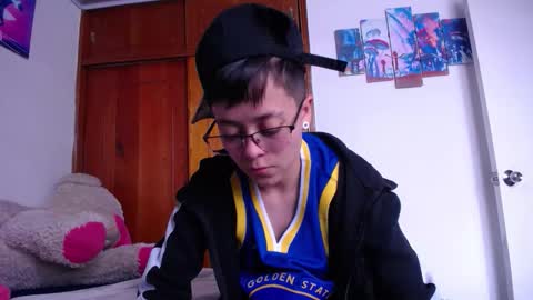 Snapshot of sebastian_posse chatting on October 12, 3:48 pm Myystiic online show from October 12, 3:48 pm