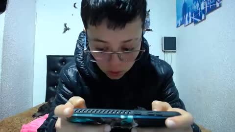 Snapshot of sebastian_posse chatting on January 21, 2:22 am Myystiic online show from January 21, 2:22 am