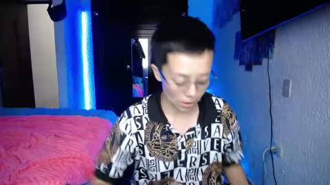 Snapshot of sebastian_posse chatting on March 6, 10:36 pm Myystiic online show from March 6, 10:36 pm