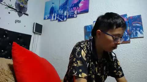 Snapshot of sebastian_posse chatting on January 22, 2:59 am Myystiic online show from January 22, 2:59 am