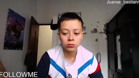 Snapshot of sebastian_posse chatting on February 15, 2:33 pm Myystiic online show from February 15, 2:33 pm