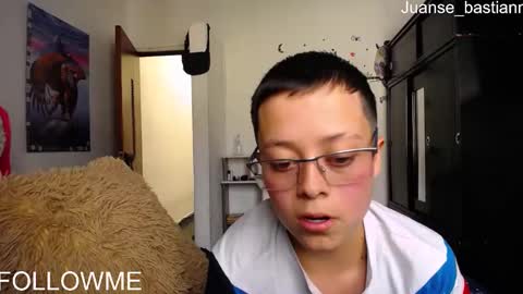 Snapshot of sebastian_posse chatting on February 15, 8:43 pm Myystiic online show from February 15, 8:43 pm
