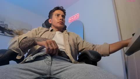 Lucian Sinclair online show from January 13, 1:23 am