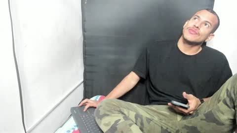 sebatian palacios online show from December 15, 1:43 pm