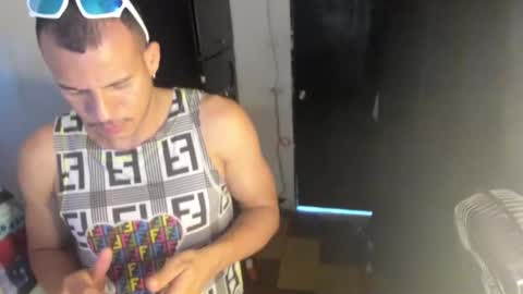 sebatian palacios online show from December 6, 7:06 pm