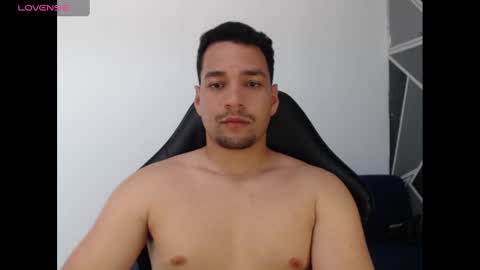 Snapshot of secretboy5000 chatting on December 21, 12:49 pm Jex online show from December 21, 12:49 pm