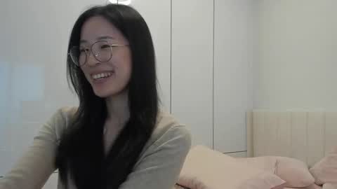 Snapshot of secretgirlfriendxo chatting on October 28, 12:33 am Angela online show from October 28, 12:33 am