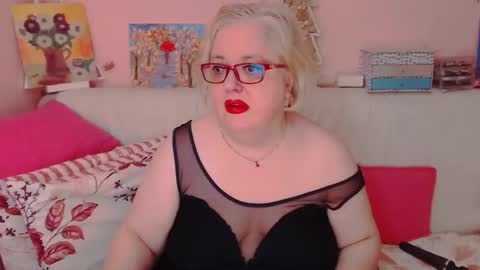 Alice online show from October 31, 7:14 pm