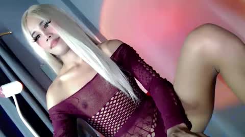 Snapshot of seduce_and_surrender chatting on October 9, 6:41 am YU RI online show from October 9, 6:41 am