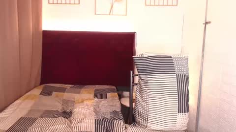 Maxien online show from March 6, 2:29 pm