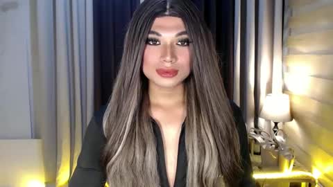 Deluxe online show from March 12, 5:38 pm